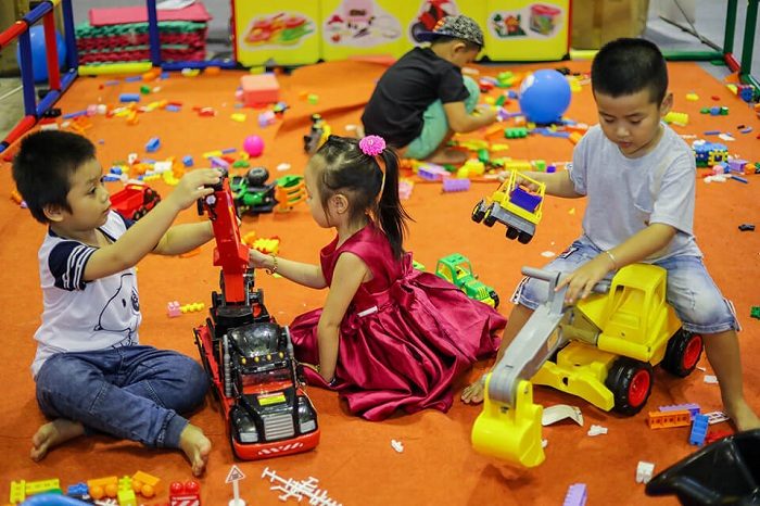 Mở cửa hàng đồ chơi trẻ em kinh doanh: hướng dẫn từ vốn, nguồn hàng đến vận hành