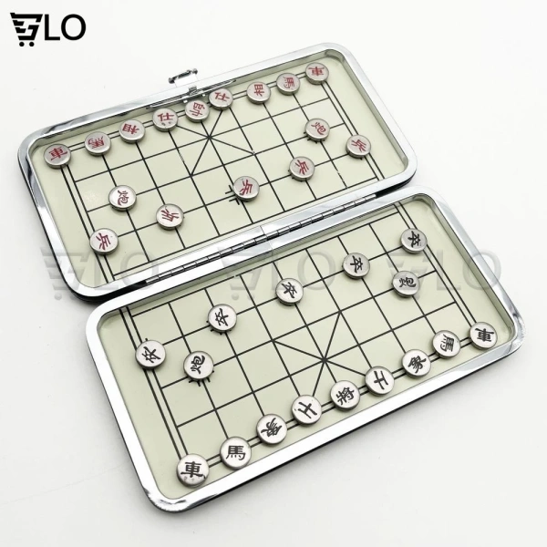 Cờ tướng nam châm mini: trò chơi chiến thuật gọn nhẹ cho những phút chờ trên tàu xe