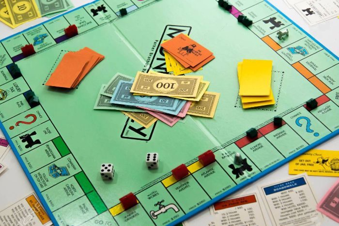 Hướng dẫn cách chơi bài tỷ phú Board Game Monopoly - ảnh minh họa 2