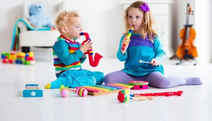 Đồ chơi trẻ em nên làm bằng chất liệu gì - ảnh minh họa 2