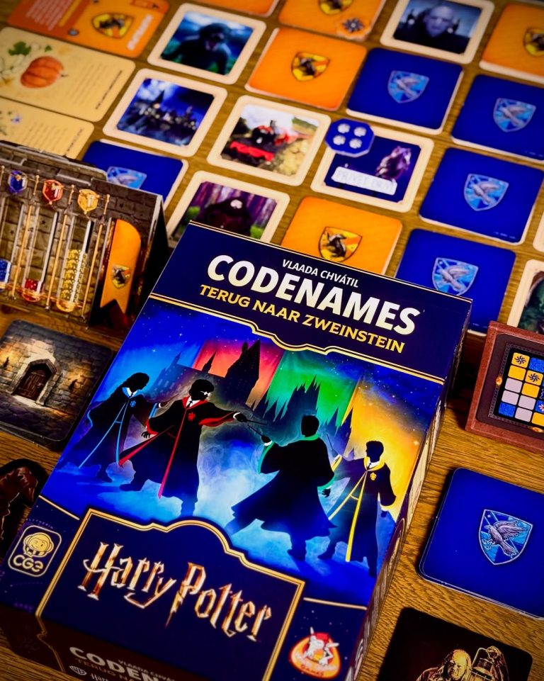 Review Codenames Harry Potter: game đố chữ đậm chất Hogwarts cho fan phù thủy