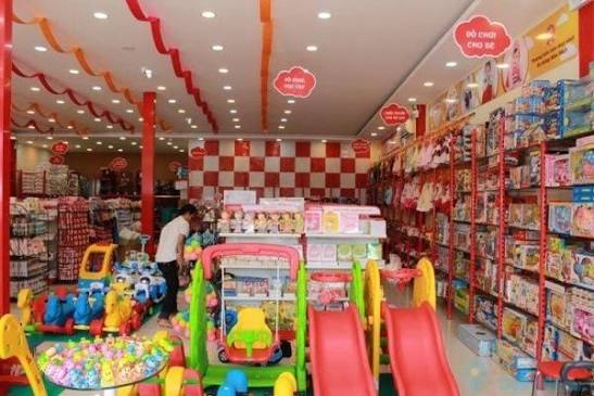 Cửa hàng đồ chơi trẻ em có khu vui chơi và sản phẩm