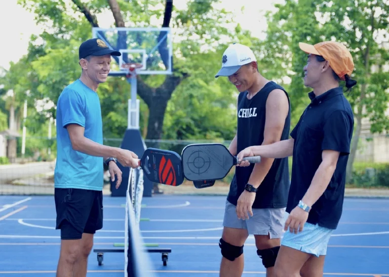 Chọn vợt pickleball cho người mới