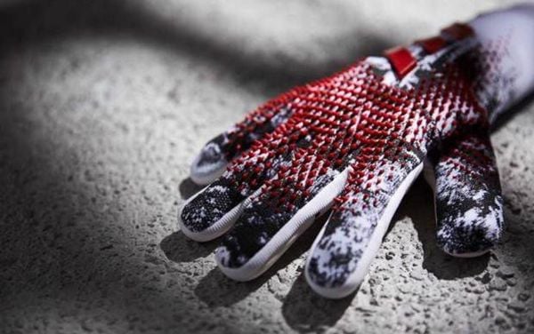 găng tay thủ môn Adidas
